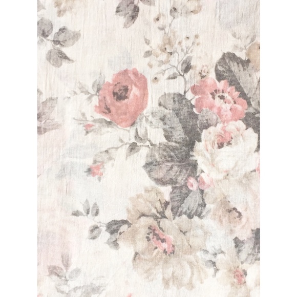 WOMEN'S - Italian Cotton Floral Scarves - Picture 8 of 10